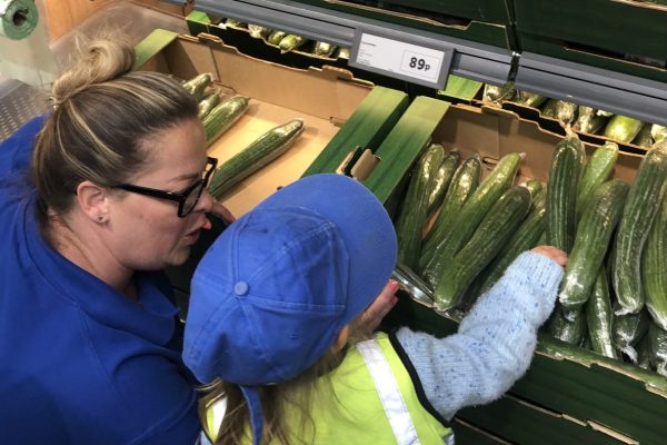 Play B C Preschool shopping trip